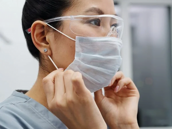 how contagious is pneumonia